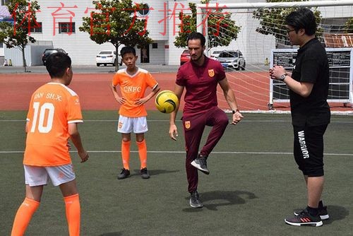 五人制足球进校园活动在即墨进行 重点对青少年足球动作进行规范 五人制足球进校园活动在即墨进行 重点对青少年足球动作进行规范